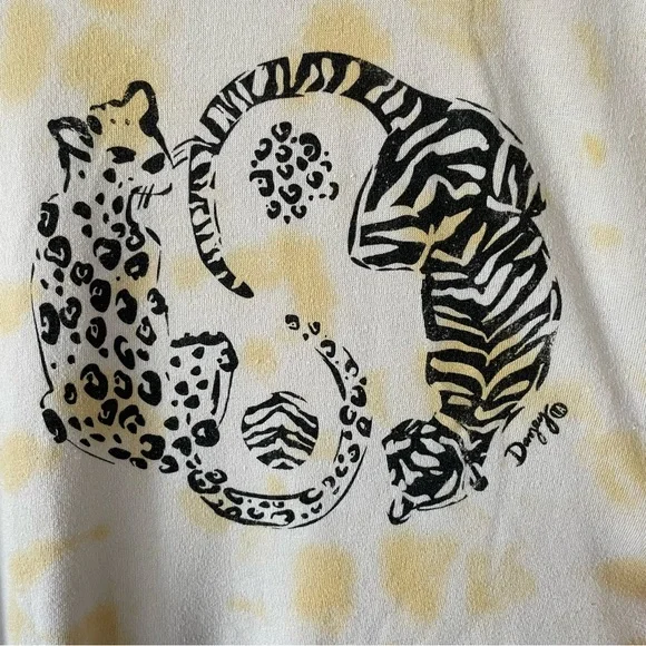 3/$20 Dazey yin/yang Animal Print wildcat oversized Sweatshirt - Picture 4 of 8